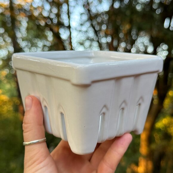 Sur La Table Berry Basket White Ceramic - Picture 1 of 5